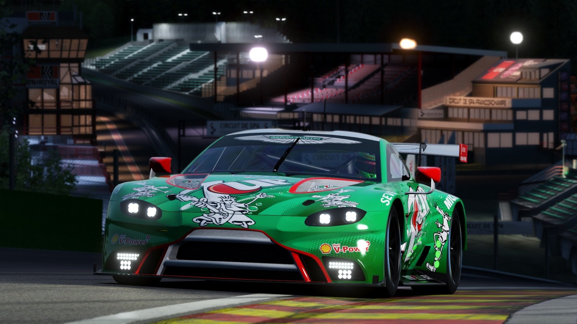 高校滑雪公开赛设立团体项目增强集体荣誉感，滑雪比赛项目